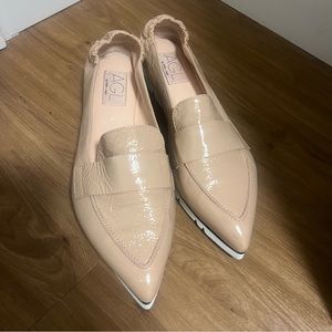 AGL pink cream patent leather loafers size 39.5/ U.S. 9